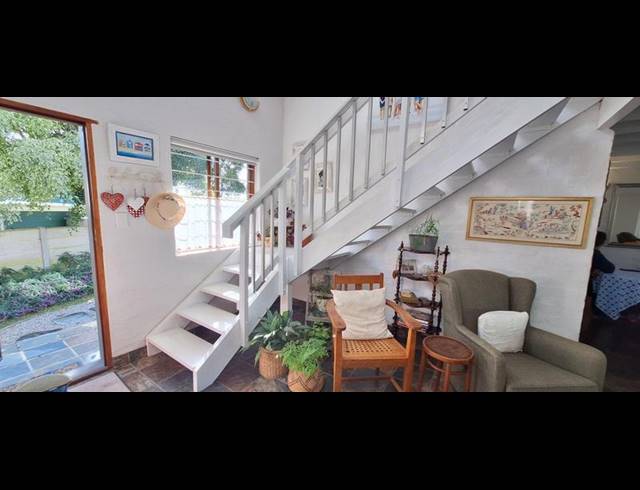 2 BEDROOM HOUSE FOR SALE IN FRAAIUITSIG